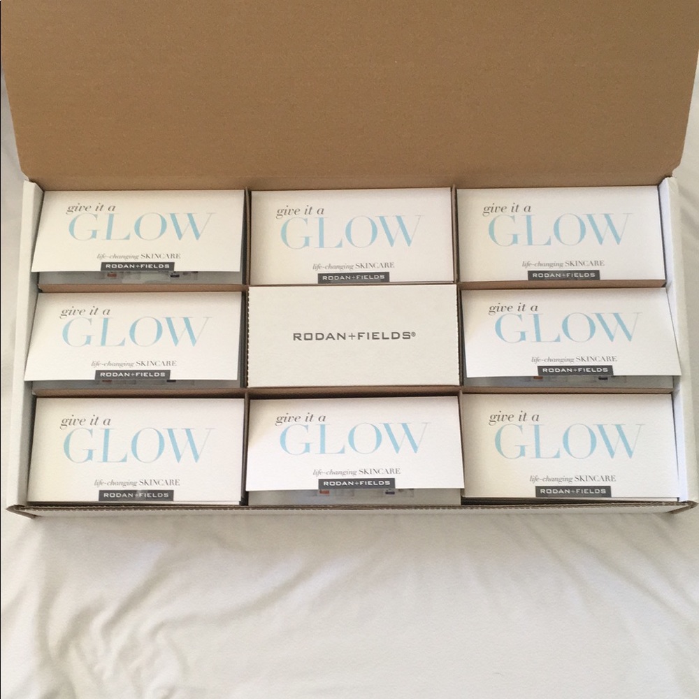 Rodan & Fields Give it a Glow Mini Facial Samples